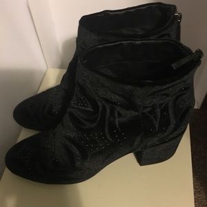 DOLCE VITA Ibis Embroidered Bootie SZ 10